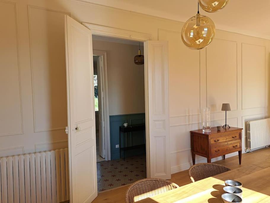 Le Champ Des Hors Villa Vailhauques Eksteriør billede